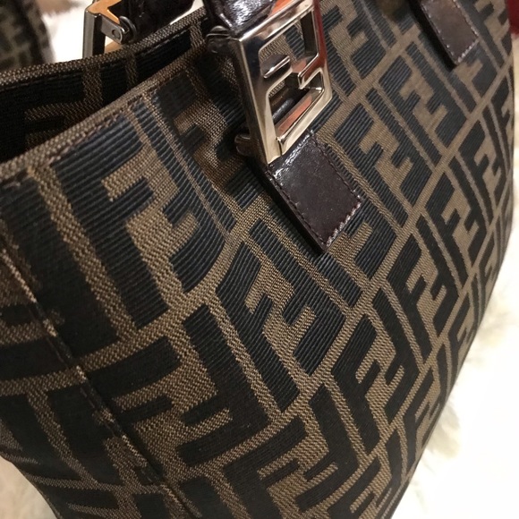 Authentic Vintage Fendi Zucca bag - Picture 12 of 15